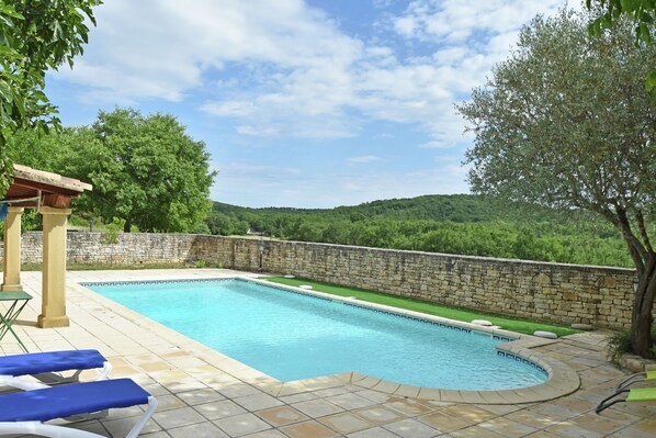 Schwimmbad des Ferienhauses