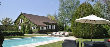 Außenseite Ferienhaus [Sommer]