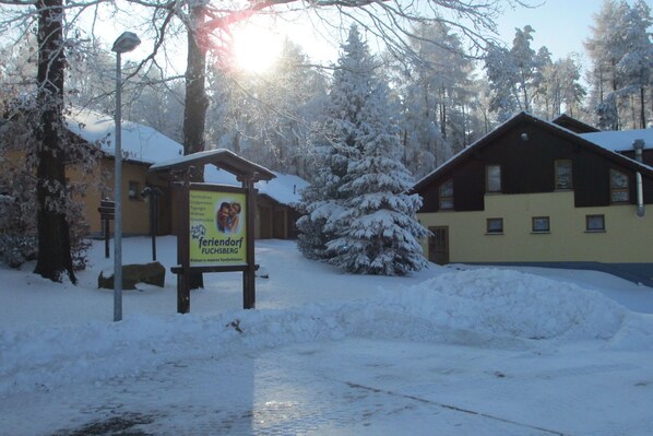 Außenseite Ferienhaus [Winter]