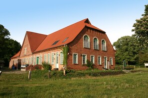 Außenseite Ferienhaus [Sommer]