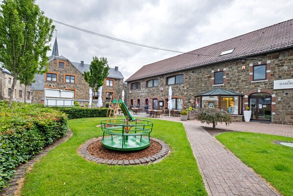 Außenseite Ferienhaus [Sommer]