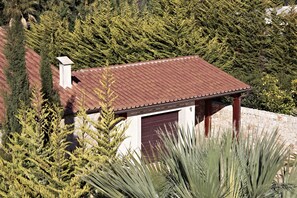 Außenseite Ferienhaus [Sommer]
