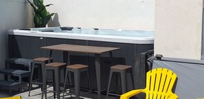 Bain à remous extérieur