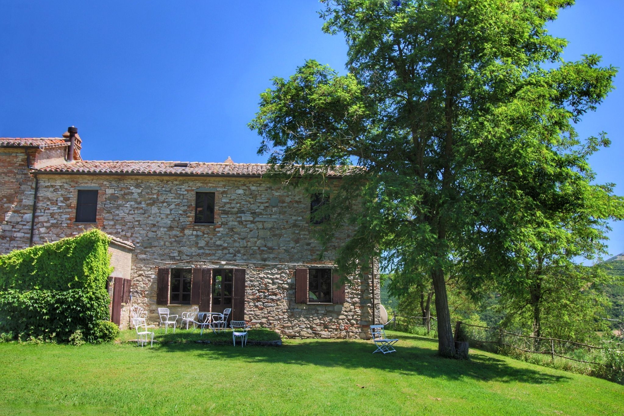 Außenseite Ferienhaus [Sommer]