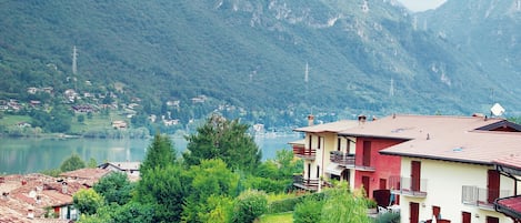 Außenseite Ferienhaus [Sommer]