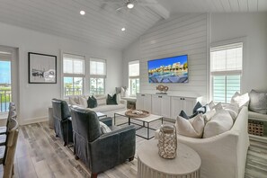 2nd Floor Living Area