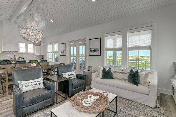 2nd Floor Living Area