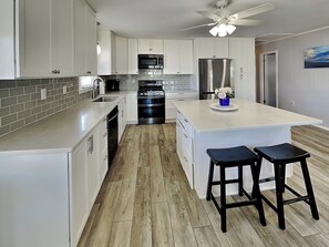 Full Size Kitchen with Breakfast Bar