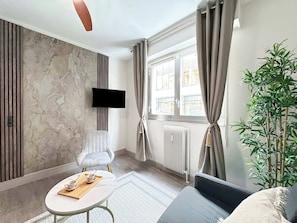 Inviting living room space perfect for leisure and entertainment.