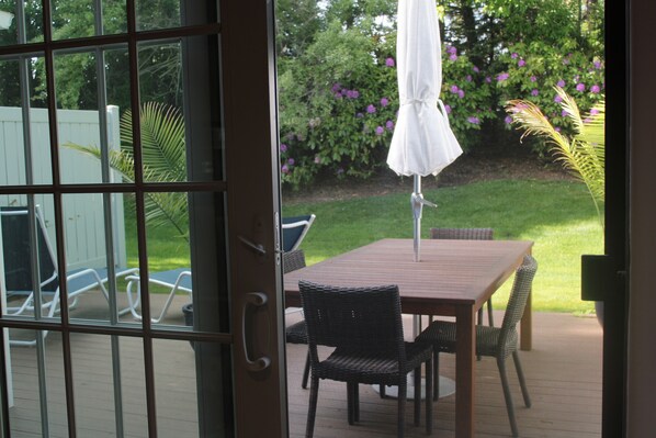 Outdoor dining
