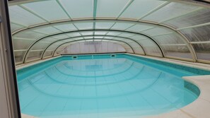 Piscine au sel, chauffée.