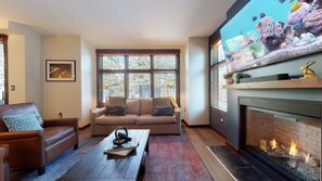 Flooring, Living Room, Indoors, Room, Couch