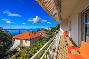 balcony with sea view