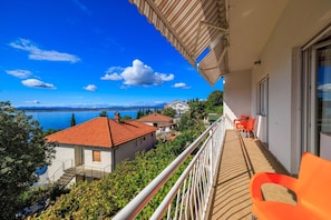 balcony with sea view