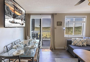 Enjoy your meals with spectacular views!