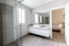 Bain