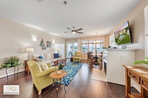 Living Area (2)