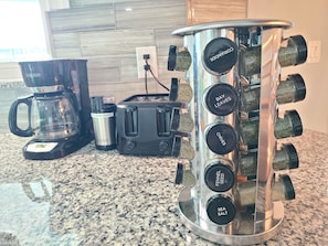 Kaffee und/oder Kaffeemaschine