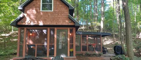 Cabin in the woods with two enclosed porches, patio and hot tub

