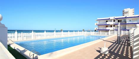 Holiday Home Swimming Pool