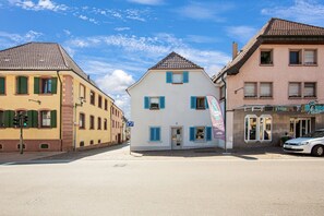 Außenseite Ferienhaus [Sommer]