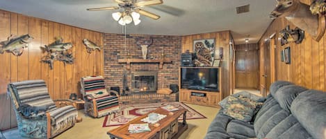 Jefferson Vacation Rental | 3BR | 2BA | 1,800 Sq Ft | Step-Free Access