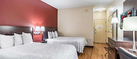 2 Double size beds; perfect for your vacation!
