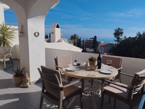 Dining area (1)
