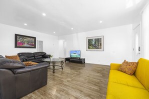 Bright spacious LivingRoom