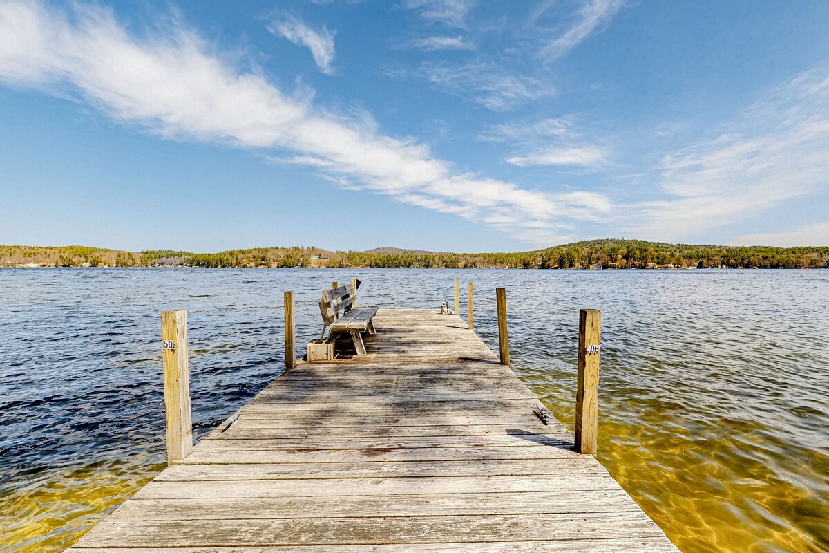 Cozy hotel-style suite right on the water, shared patio, free WiFi