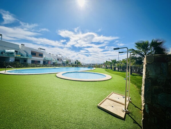 Swimming pool