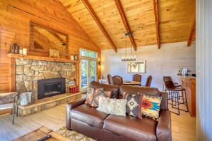 Living Room | Free WiFi
