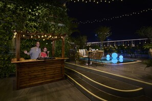 Bar vid poolen