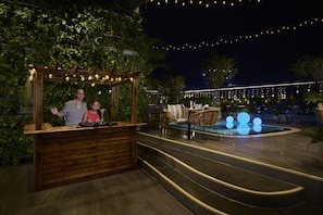 Bar vid poolen