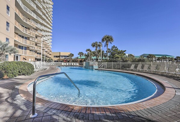 Destin Vacation Rental | 1,072 Sq Ft | 2BR | 2BA | Step-Free Access