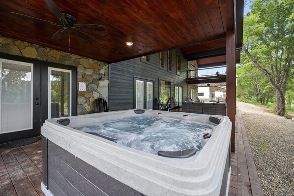 This hot tub hits different with the sound of the river flowing nearby.