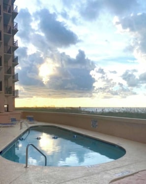 oceanfront pool
