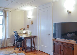 Bright Workspace: Classic Comfort with Modern Touches!