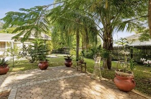 you going to walk this way to go to your guest house