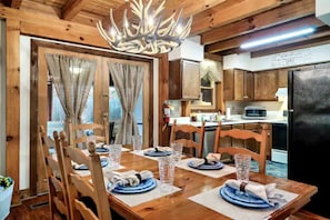 Dining area with seating for 6