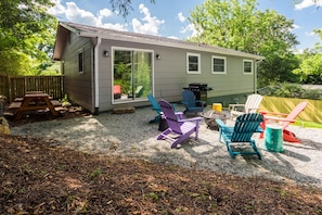 Comfy, private yard with fire pit, grill, and 2 picnic table.