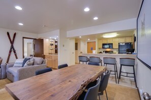 Indoors, Furniture, Living Room, Table, Floor