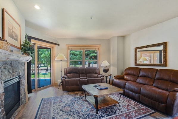 Living Room, Room, Indoors, Couch, Furniture