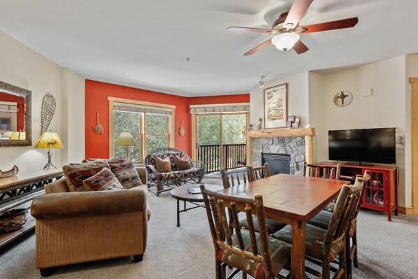 Chair, Furniture, Ceiling Fan, Indoors, Room
