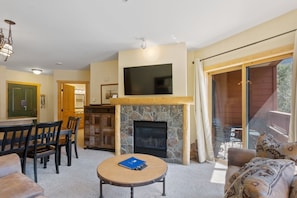 Chair, Furniture, Living Room, Indoors, Room