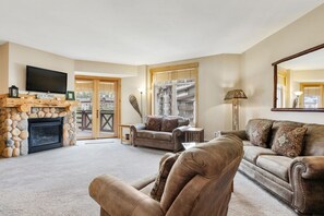 Living Room, Room, Indoors, Couch, Furniture