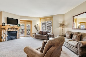 Living Room, Room, Indoors, Couch, Furniture