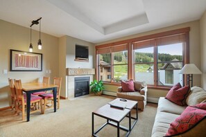 Living Room, Room, Indoors, Furniture, Chair