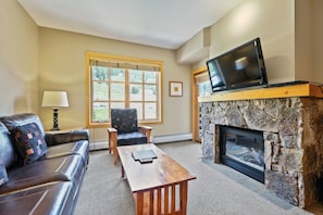 Screen, Living Room, Indoors, Room, Couch