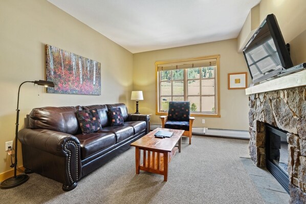 Living Room, Room, Indoors, Couch, Furniture
